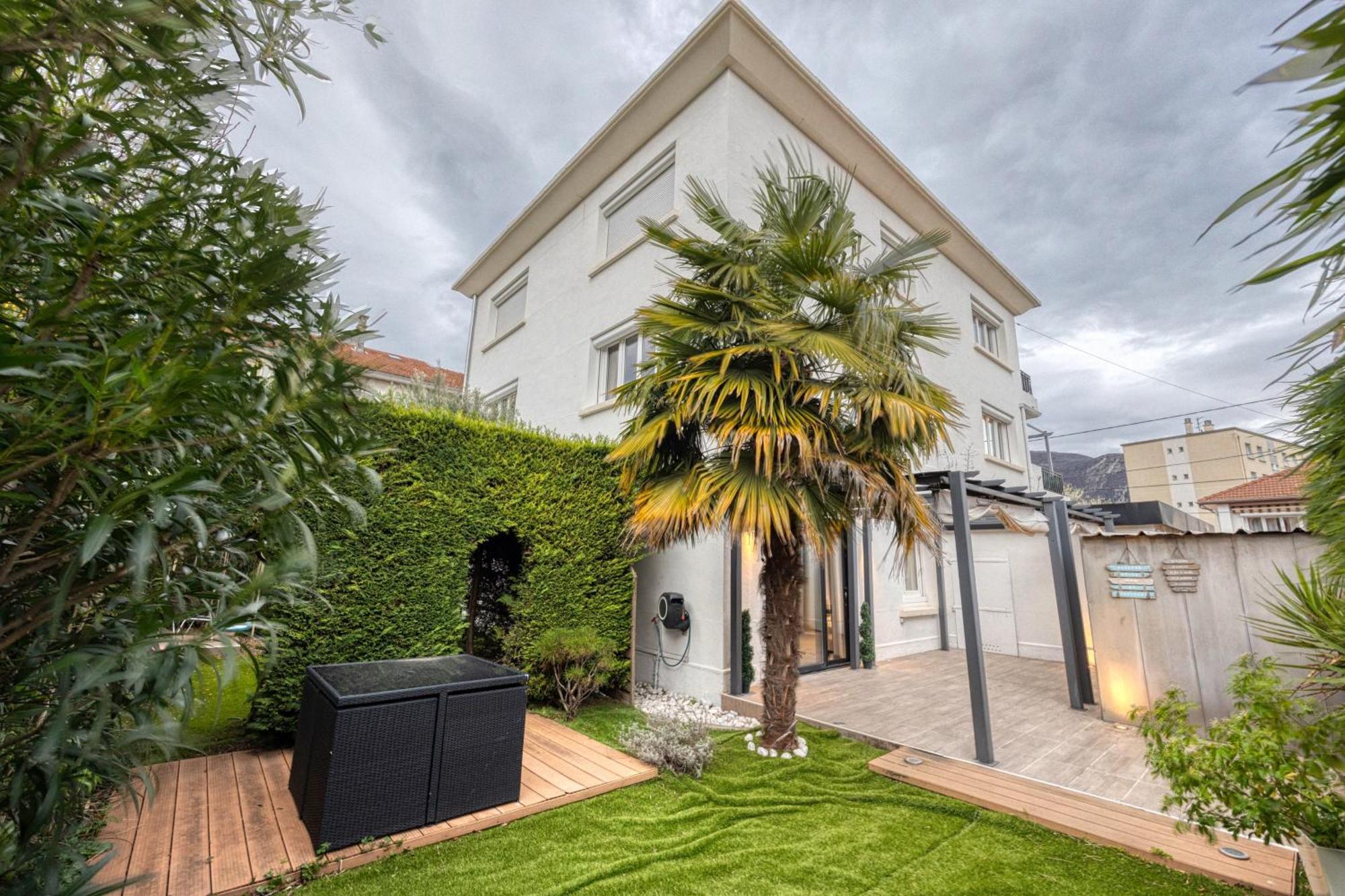 La Villa - Piscine / Karaoke / Jeux Fontaine  Extérieur photo