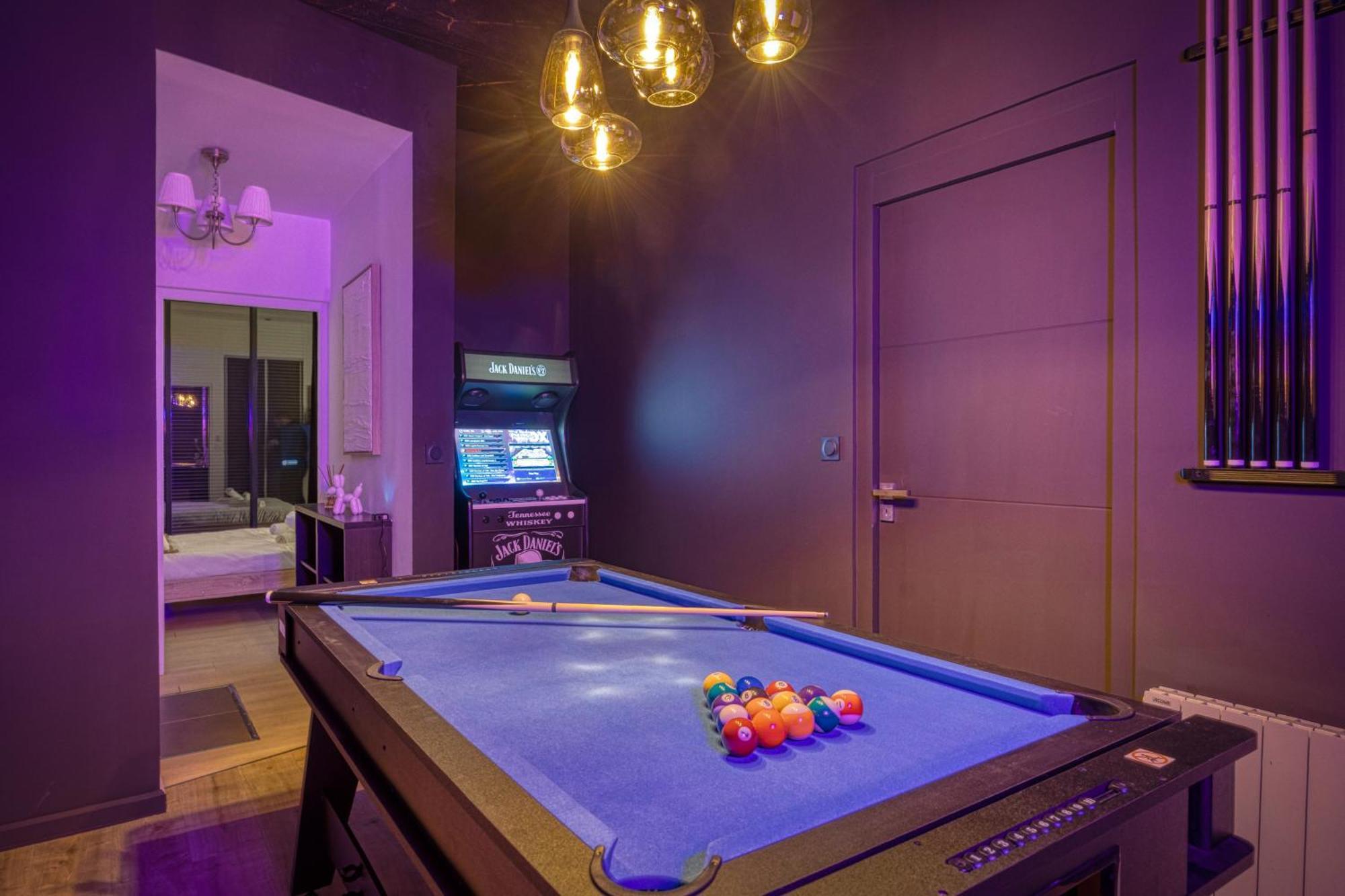 La Villa - Piscine / Karaoke / Jeux Fontaine  Extérieur photo